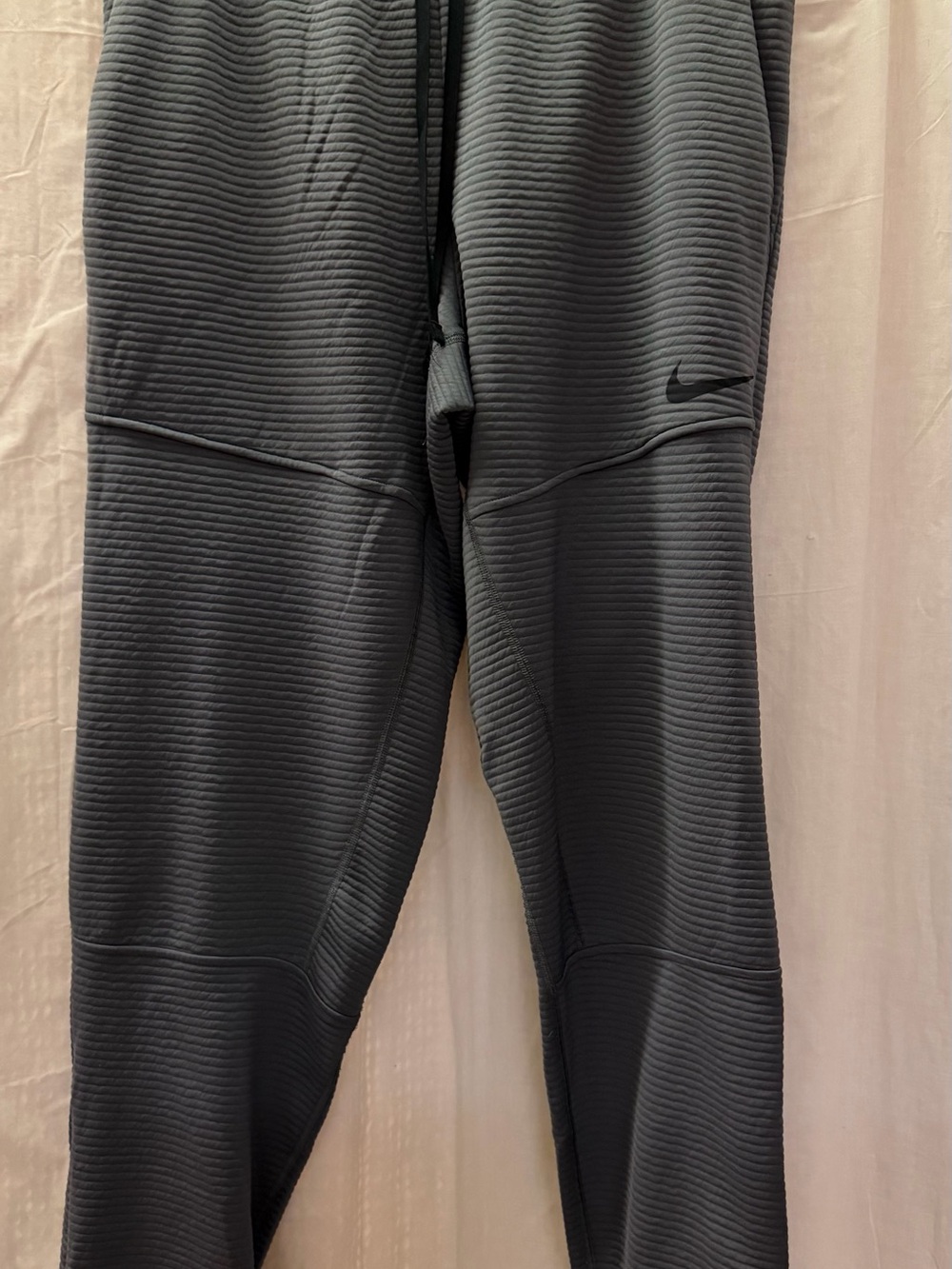 Nike Black Ribbed Men's Joggers with Subtle Swoosh